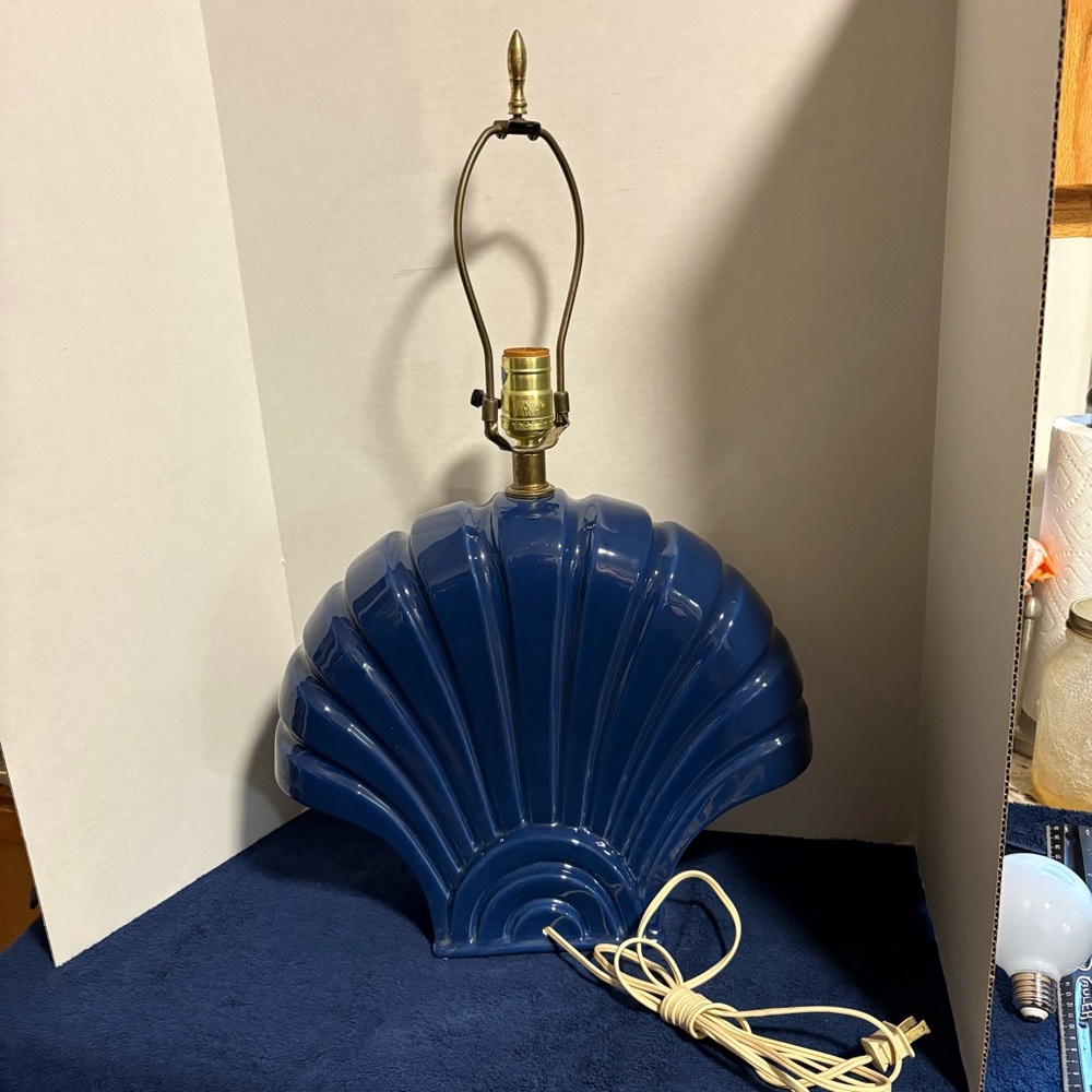 Vintage 70’s 80’s MCM Blue Ceramic Clam Shell Lamp Art Deco Revival Seashell - Picture 3 of 7
